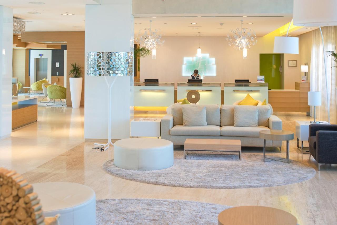 Holiday Inn Muscat Alseeb By Ihg Екстериор снимка