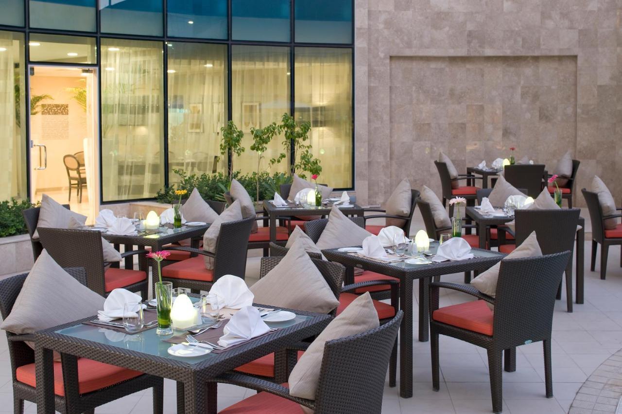 Holiday Inn Muscat Alseeb By Ihg Екстериор снимка