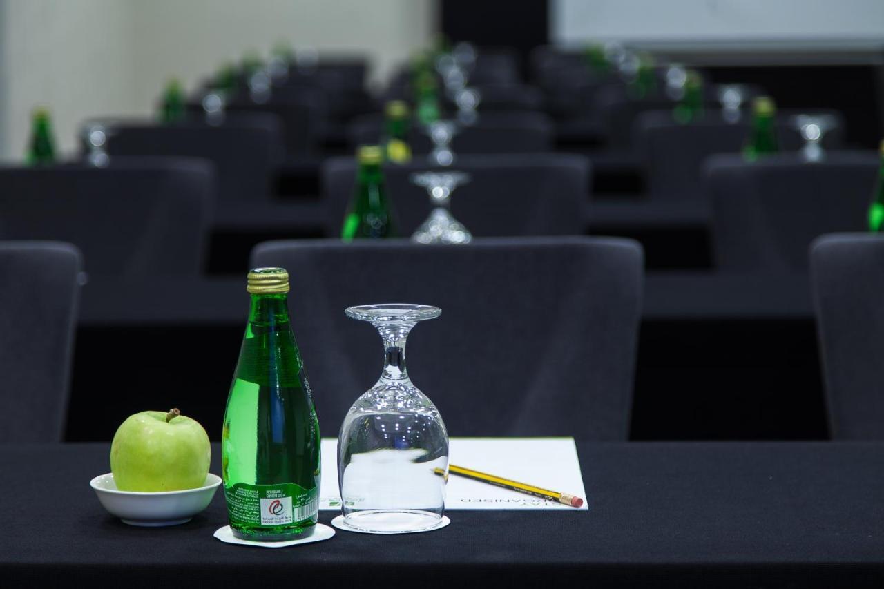 Holiday Inn Muscat Alseeb By Ihg Екстериор снимка